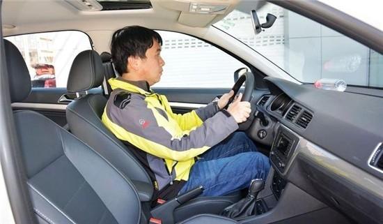 beat365亚洲体育官方网站_钟山法院最美帮扶人，助力贫困户解决水果销路