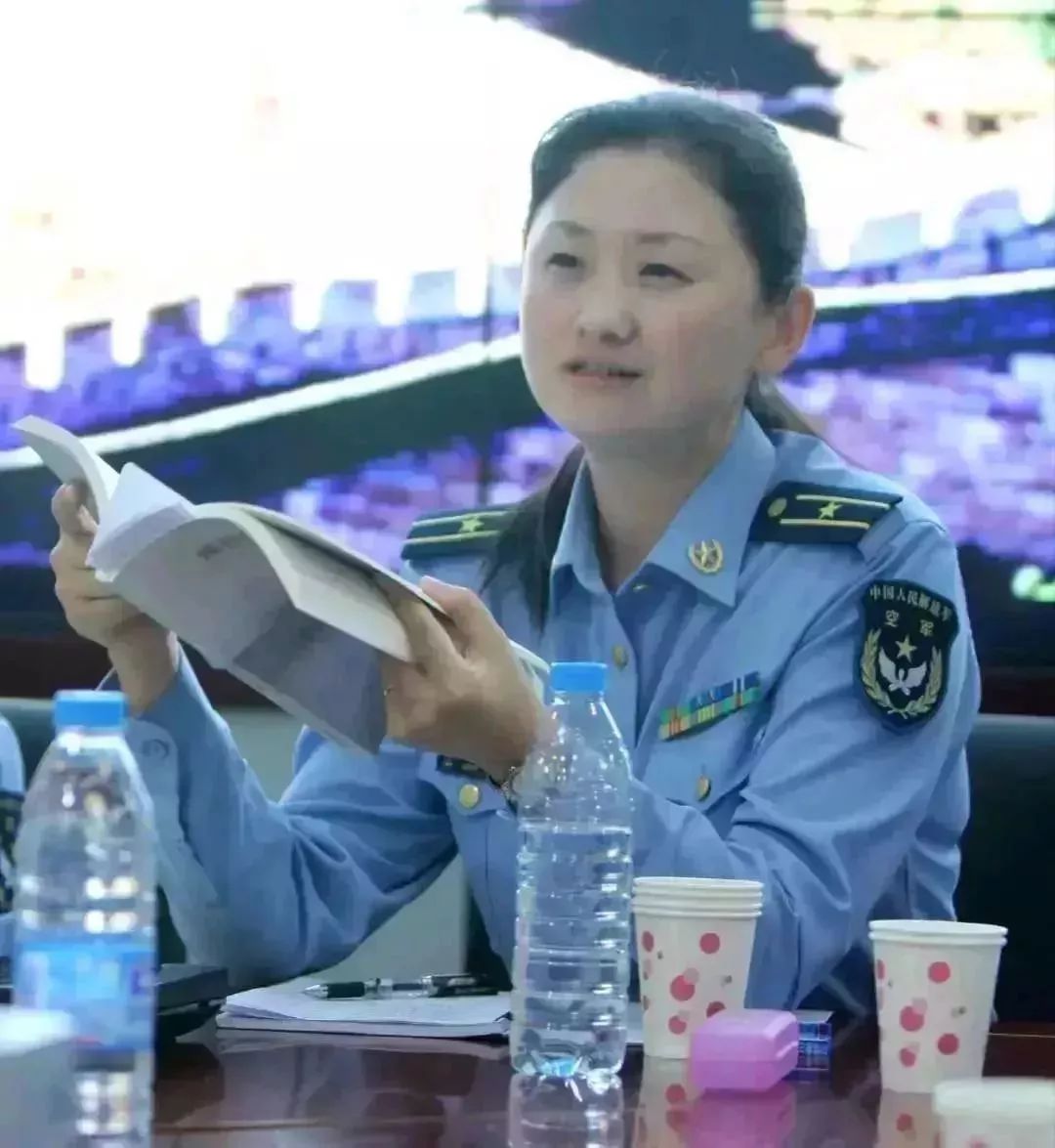 县人社局党组开展第一专题（“守初心、持恒心、强信心”）学习研讨会：beat365官网