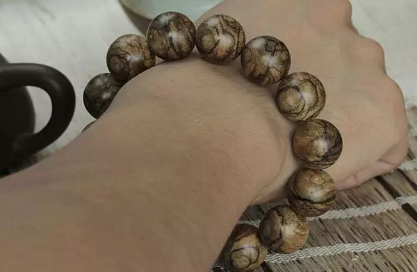 【beat365亚洲体育官方网站】JDG群访:LokeN是一个特别会保KDA的人(图3) beat·365