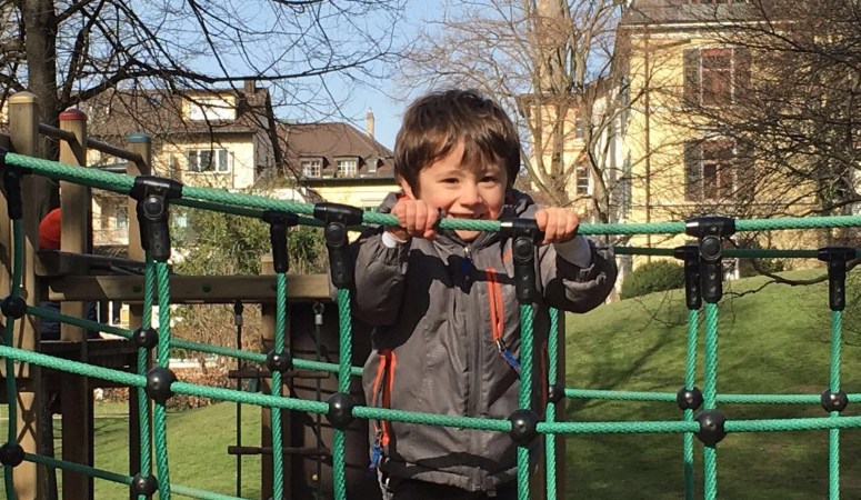 “beat365官网”贺州市非公企业到石龙镇开展捐资献爱心助学活动