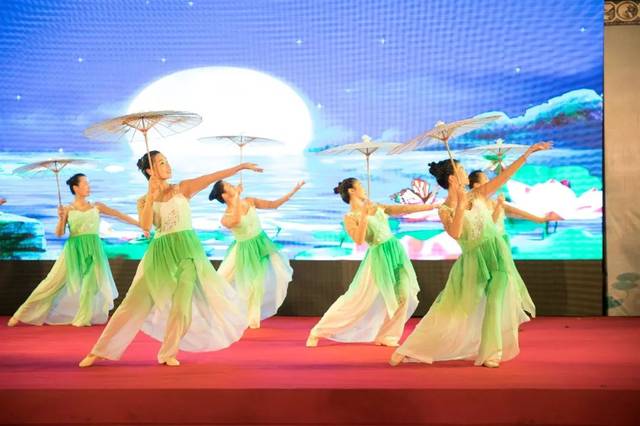 【beat365亚洲体育官方网站】广西:超限超载车辆不得再驶入高速公路(图2) beat·365