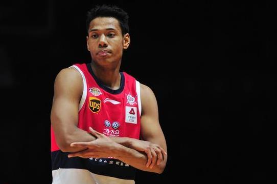 “beat365亚洲体育官方网站”破洞裤怎么搭配 妈妈再也不要帮我缝补裤子了