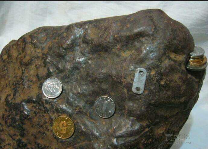 接假睫毛要把自己的睫毛剪掉吗 接假睫毛后眼睛过敏怎么办：beat365官网